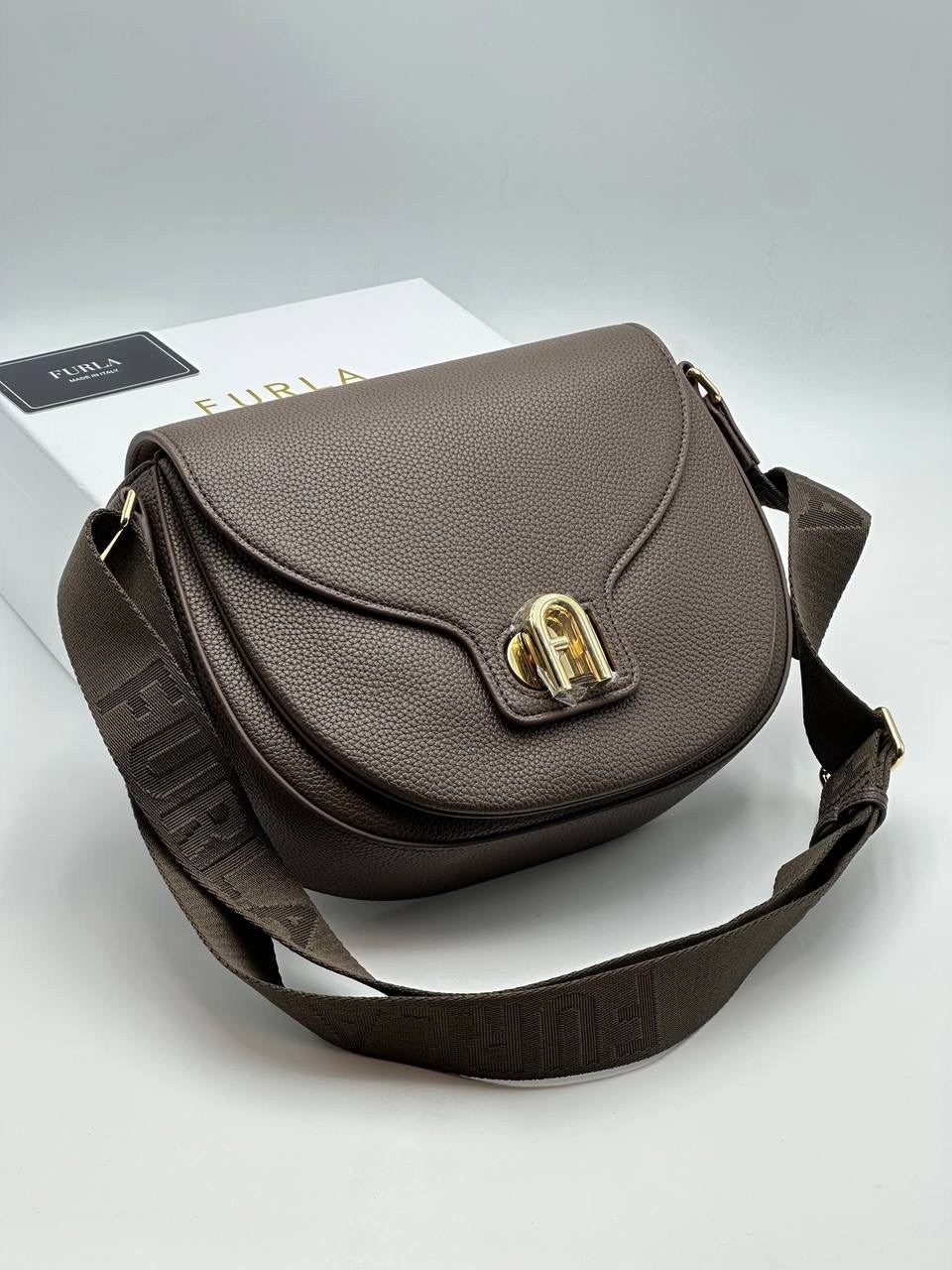 женская сумка,сумка,сумка через плечо coccinelle,сумка coccinelle,coccinelle сумка на плечо