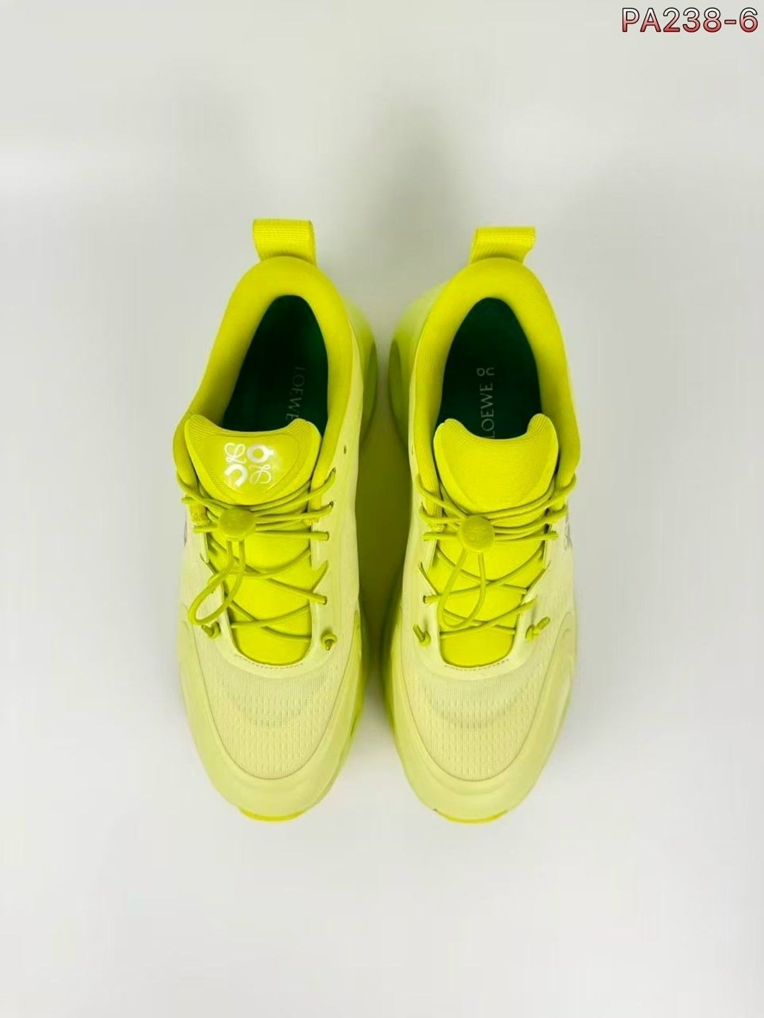 кроссовки,кроссовки loewe,женские кроссовки,спортивная ,кроссовки яркие