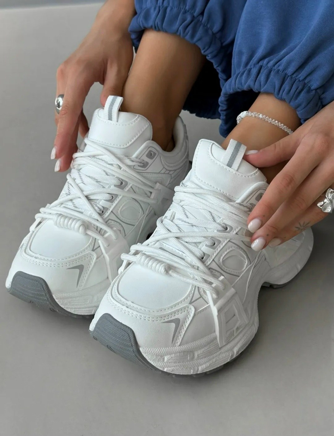 кроссовки женские,женские массивные кроссовки,кроссовки женские белые,белые кроссовки,кроссовки модные