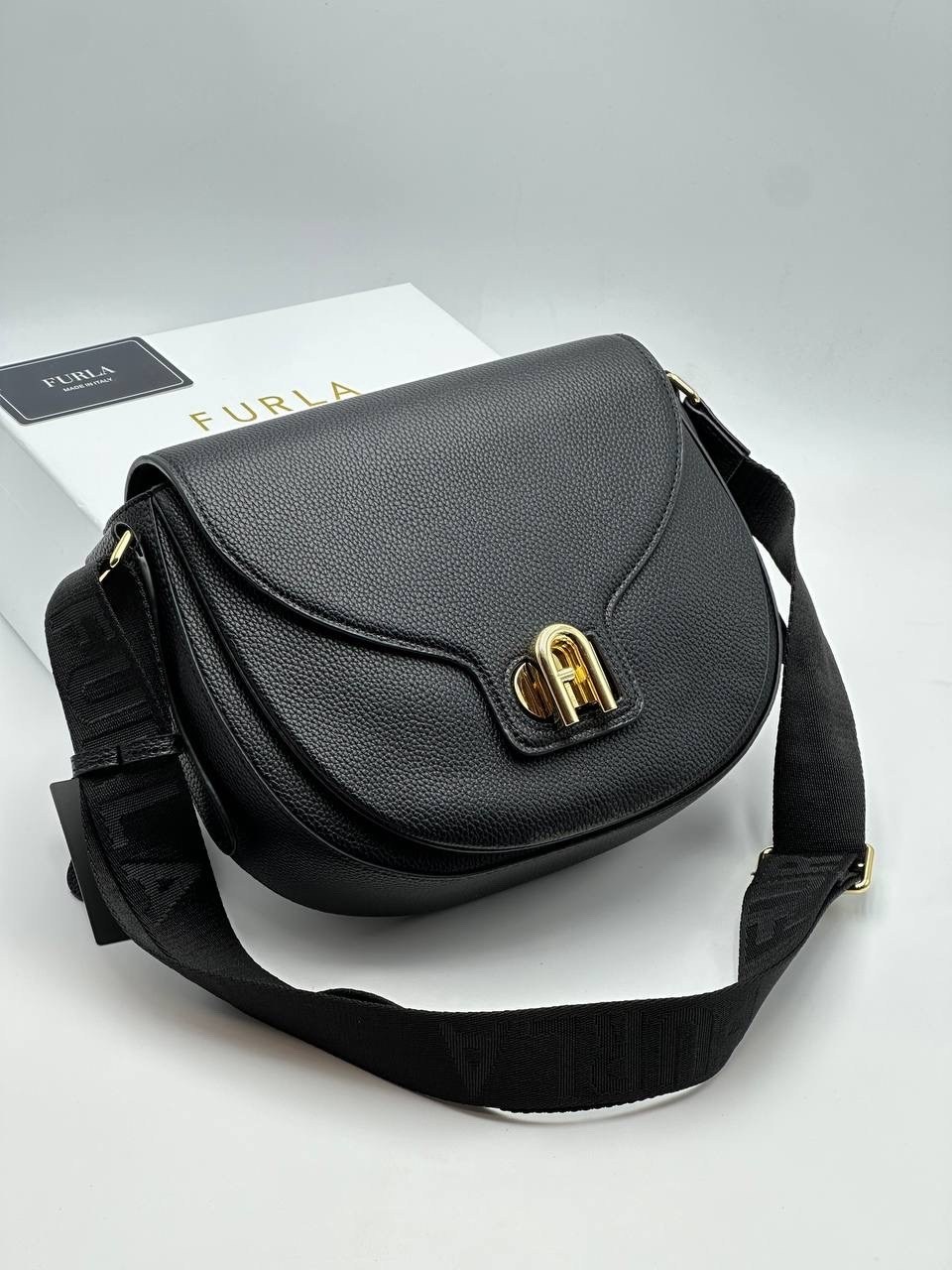 женская сумка,сумка,сумка через плечо coccinelle,сумка coccinelle,coccinelle сумка на плечо