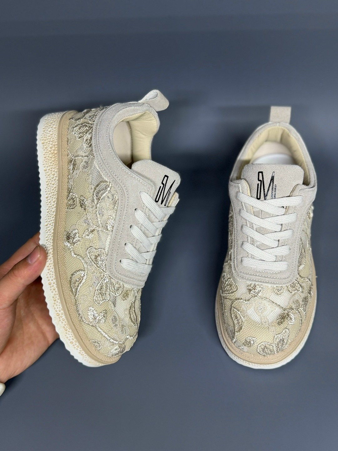 ,женские кроссовки,стильные женские кроссовки,кроссовки saivvila кроссовки,кроссовки повседневные