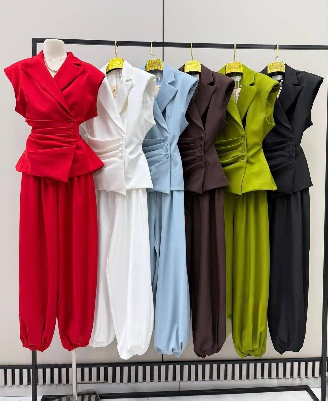 костюм с брюками,брючные костюмы женские,костюмы женские,брючный костюм элегантный,костюм стильный