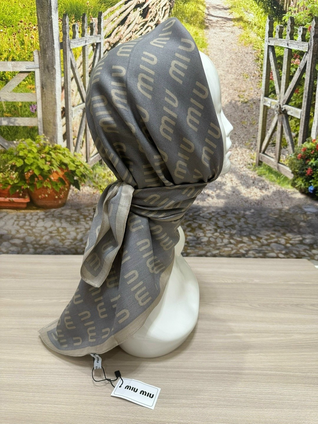 платок fendi,женские платки,платок косынка теплая,платки и шарфы,шелковые платки