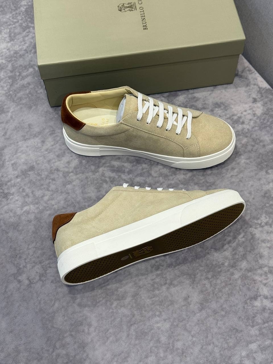 ,замшевые кеды brunello cucinelli,замшевые кроссовки,кеды замшевые,замшевые кеды мужские бежевые