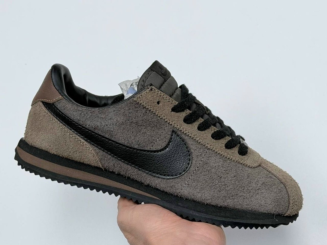 кроссовки nike nike classic cortez leather,nike cortez classic,nike classic cortez leather black 749571-002,кроссовки nike cortez,мужские nike classic cortez кожаные черные кроссовки