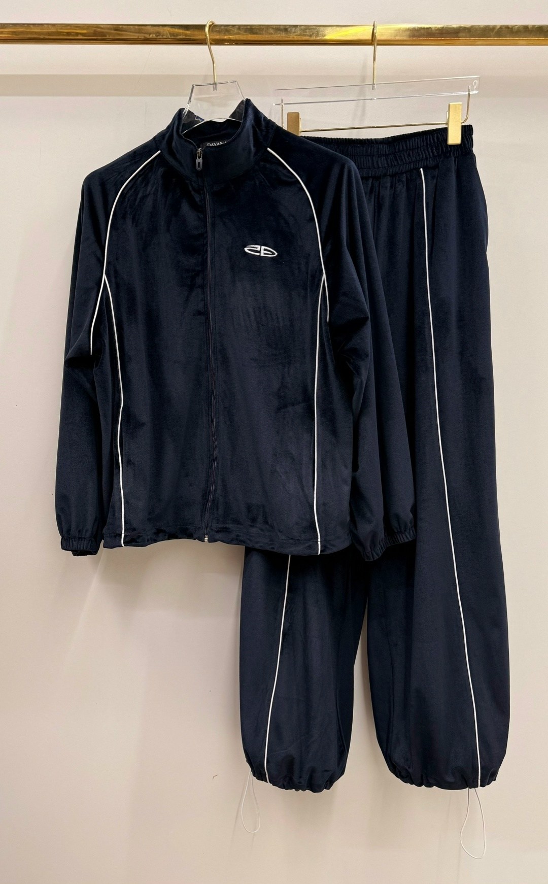 велюровый костюм женский,велюровый костюм,спортивный костюм велюровый,брючный костюм,спортивный костюм