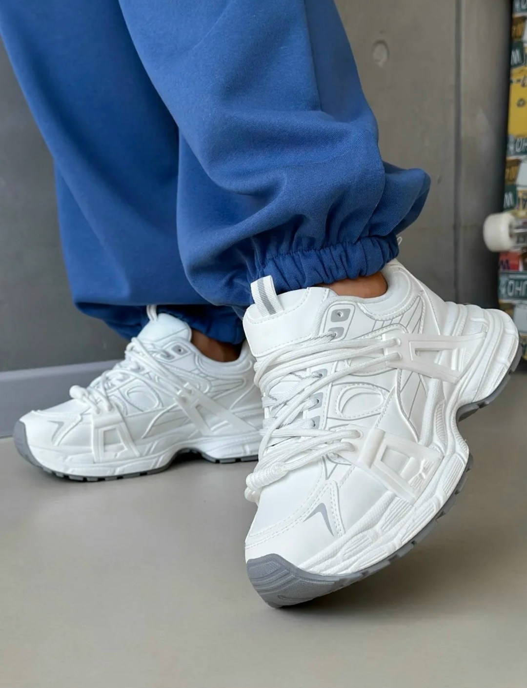 кроссовки женские,женские массивные кроссовки,кроссовки женские белые,белые кроссовки,кроссовки модные