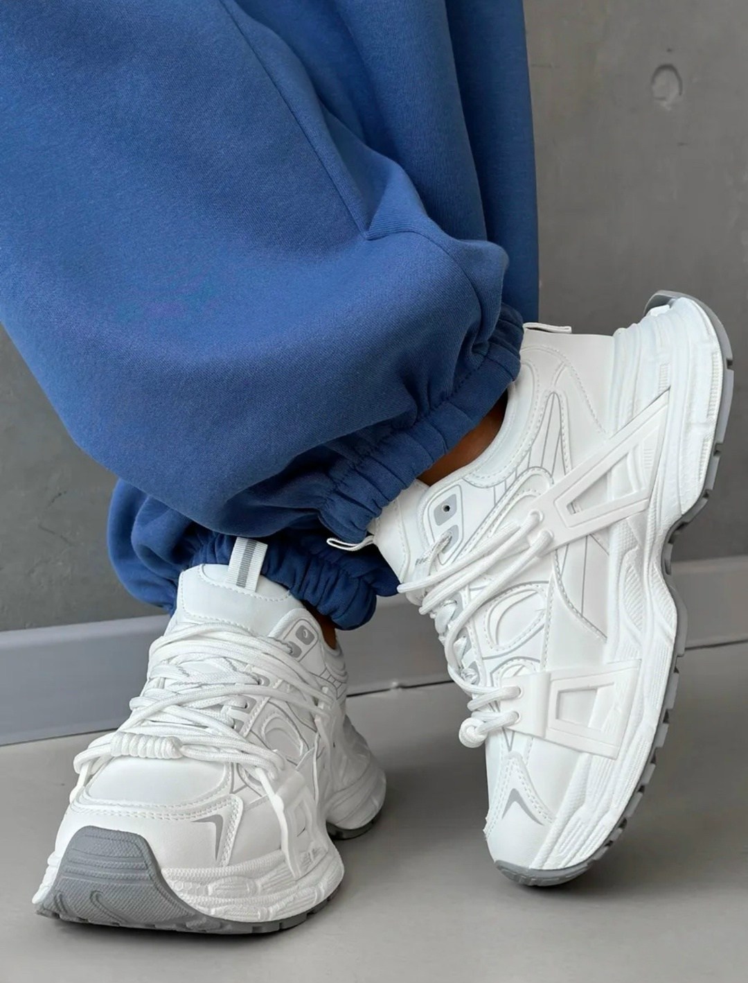 кроссовки женские,женские массивные кроссовки,кроссовки женские белые,белые кроссовки,кроссовки модные