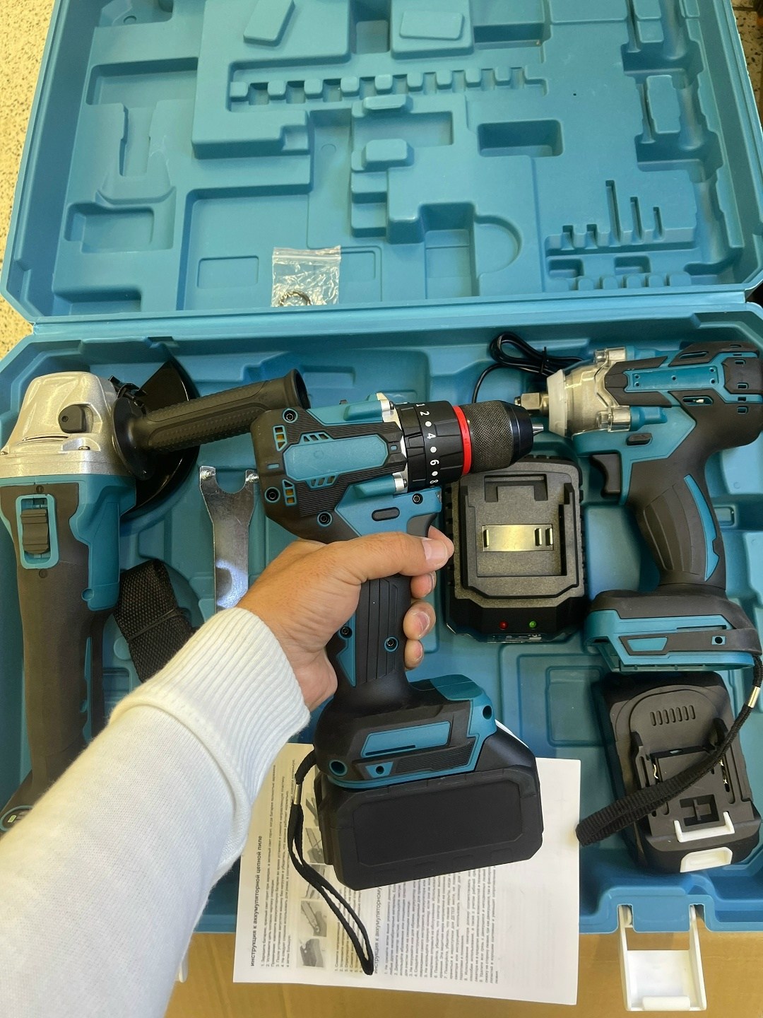 набор аккумуляторного инструмента makita,набор 4в1 аккумуляторных инструментов makita /кейс,набор инструментов макита,набор аккумуляторного инструмента макита,макита набор