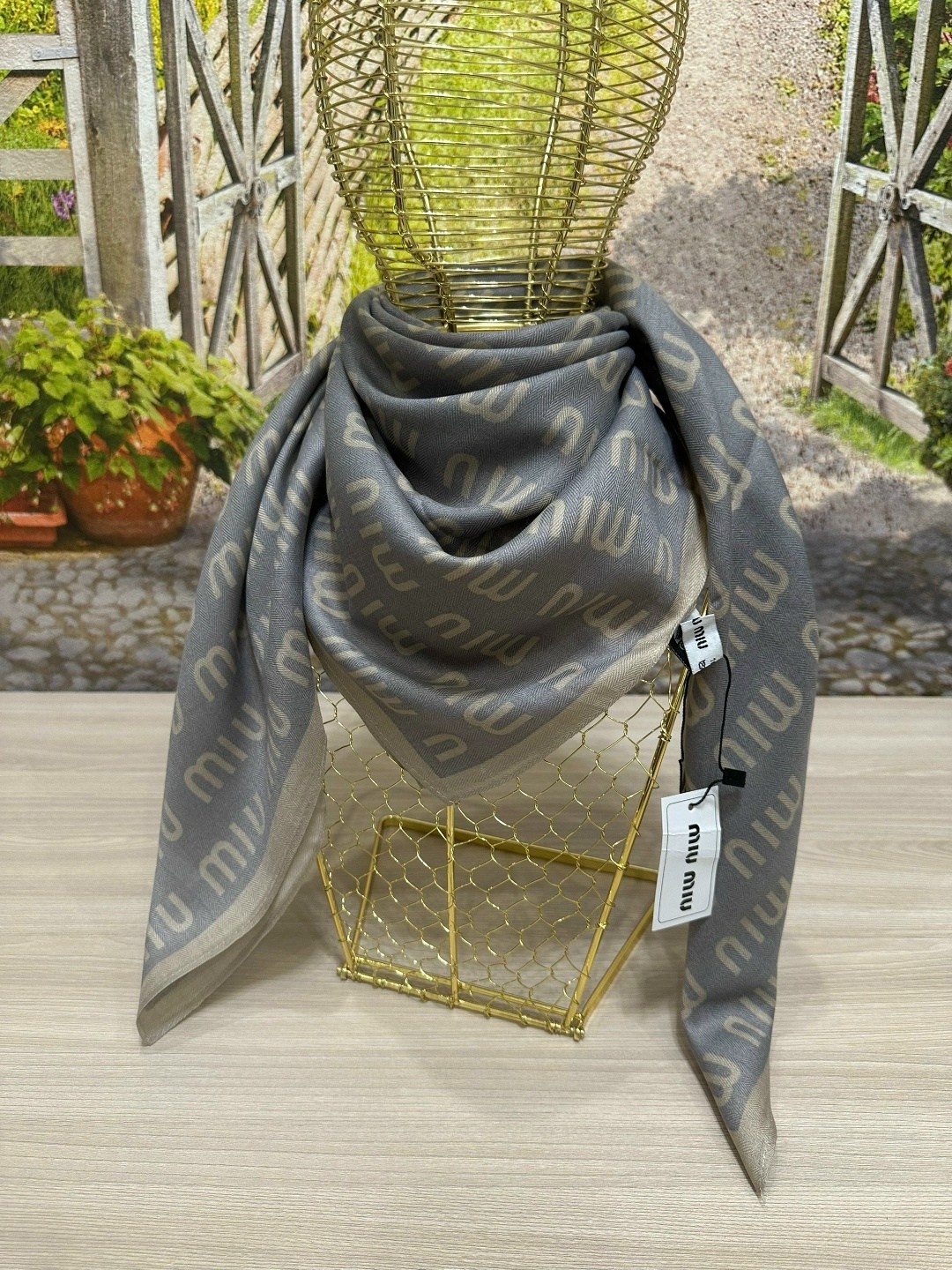 платок fendi,женские платки,платок косынка теплая,платки и шарфы,шелковые платки