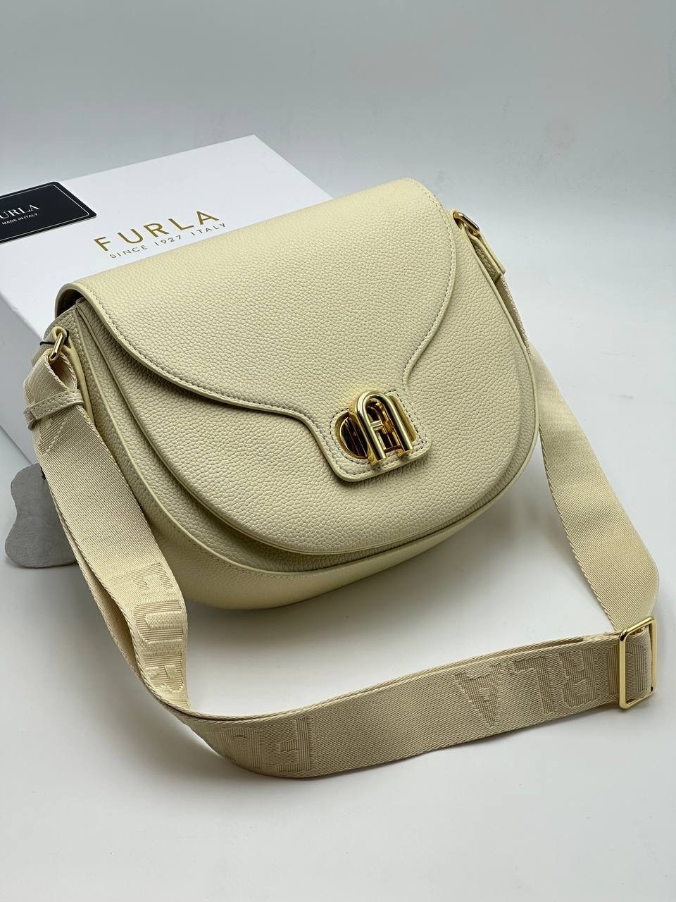 женская сумка,сумка,сумка через плечо coccinelle,сумка coccinelle,coccinelle сумка на плечо