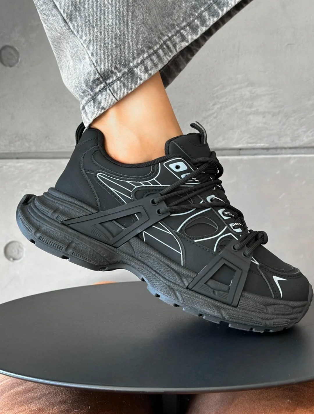 кроссовки баленсиага трек черные,кроссовки balenciaga track,кроссовки balenciaga,женские кроссовки balenciaga,мужские кроссовки balenciaga track в стиле баленсиага черные многослойная подошва