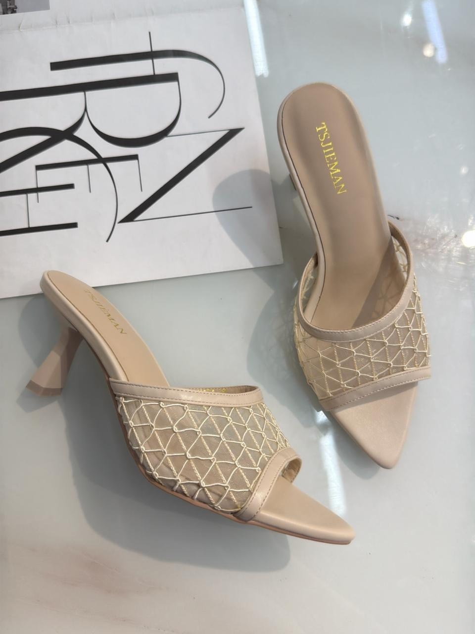 женские босоножки,босоножки на каблуках,модные босоножки,замшевые босоножки,босоножки на высоком