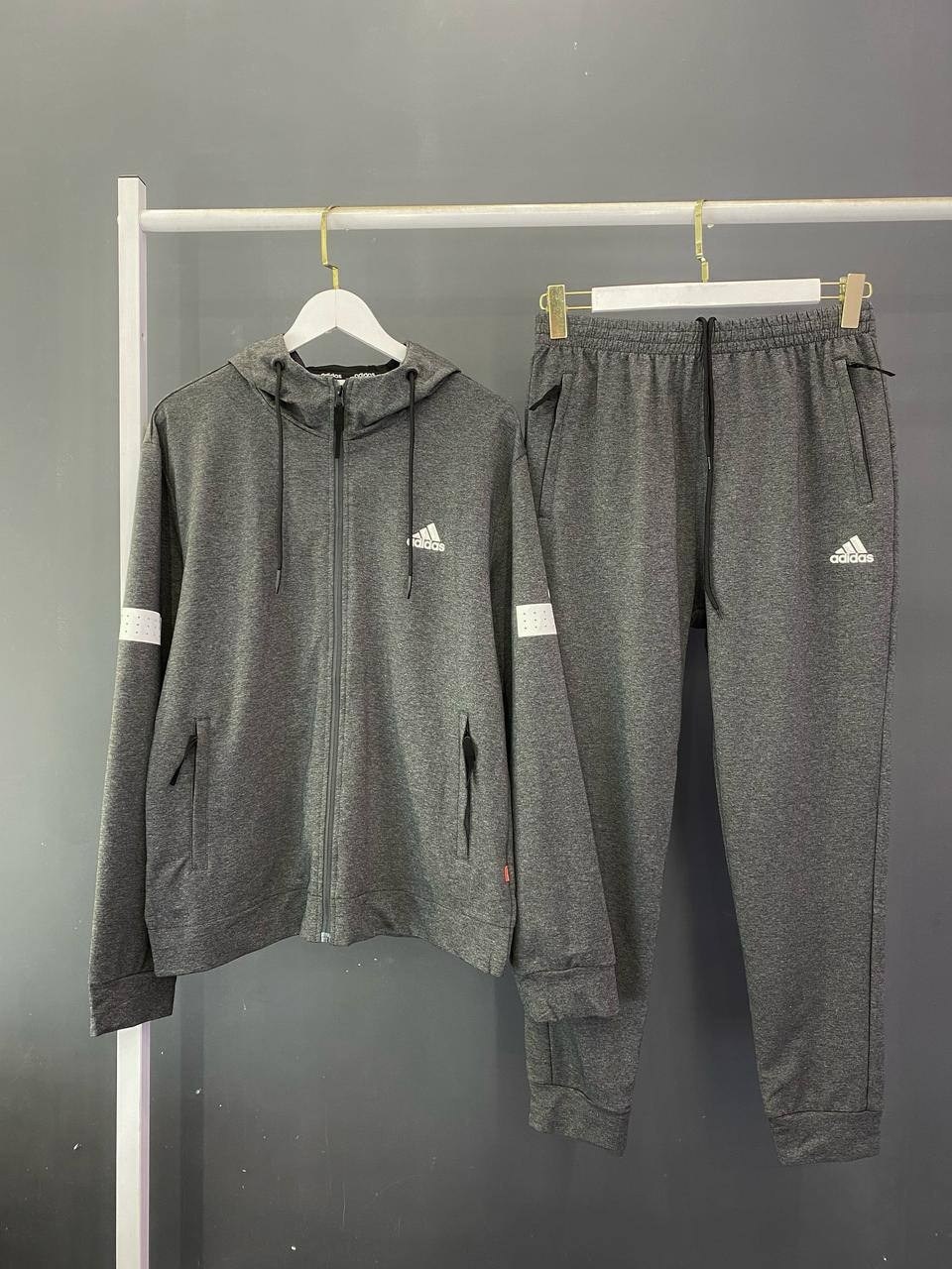 мужские спортивные костюмы,спортивный костюм adidas,мужской спортивный костюм adidas,одежда спортивная,спортивные костюмы для мужчин