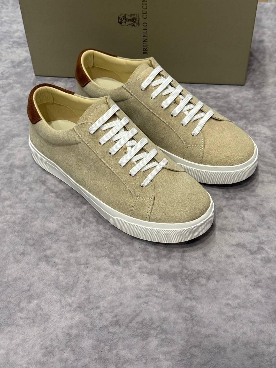 ,замшевые кеды brunello cucinelli,замшевые кроссовки,кеды замшевые,замшевые кеды мужские бежевые