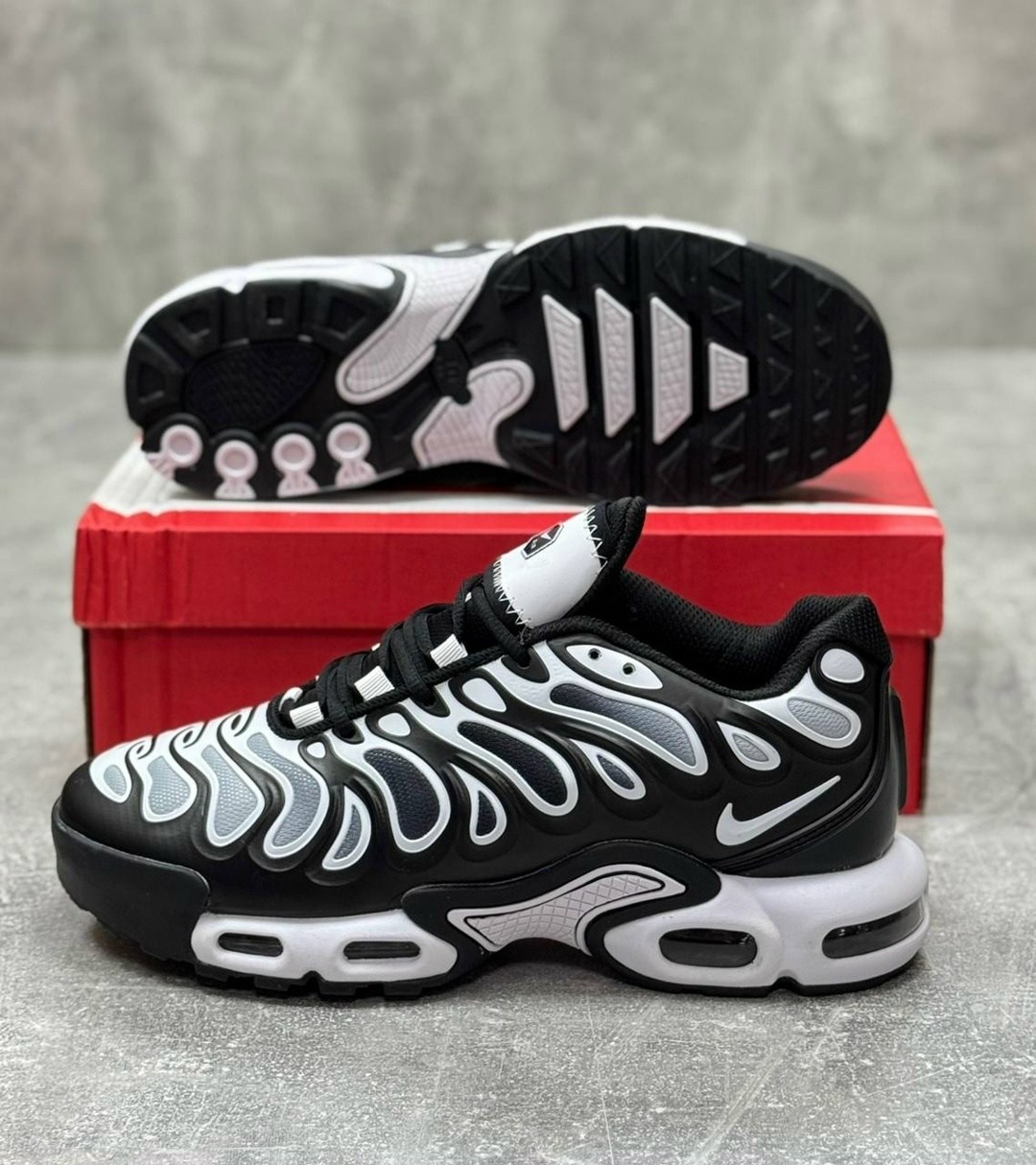 кроссовки nike air max plus tn,кроссовки nike air max plus,nike air max tn plus,кроссовки мужские nike air max tn plus,кроссовки