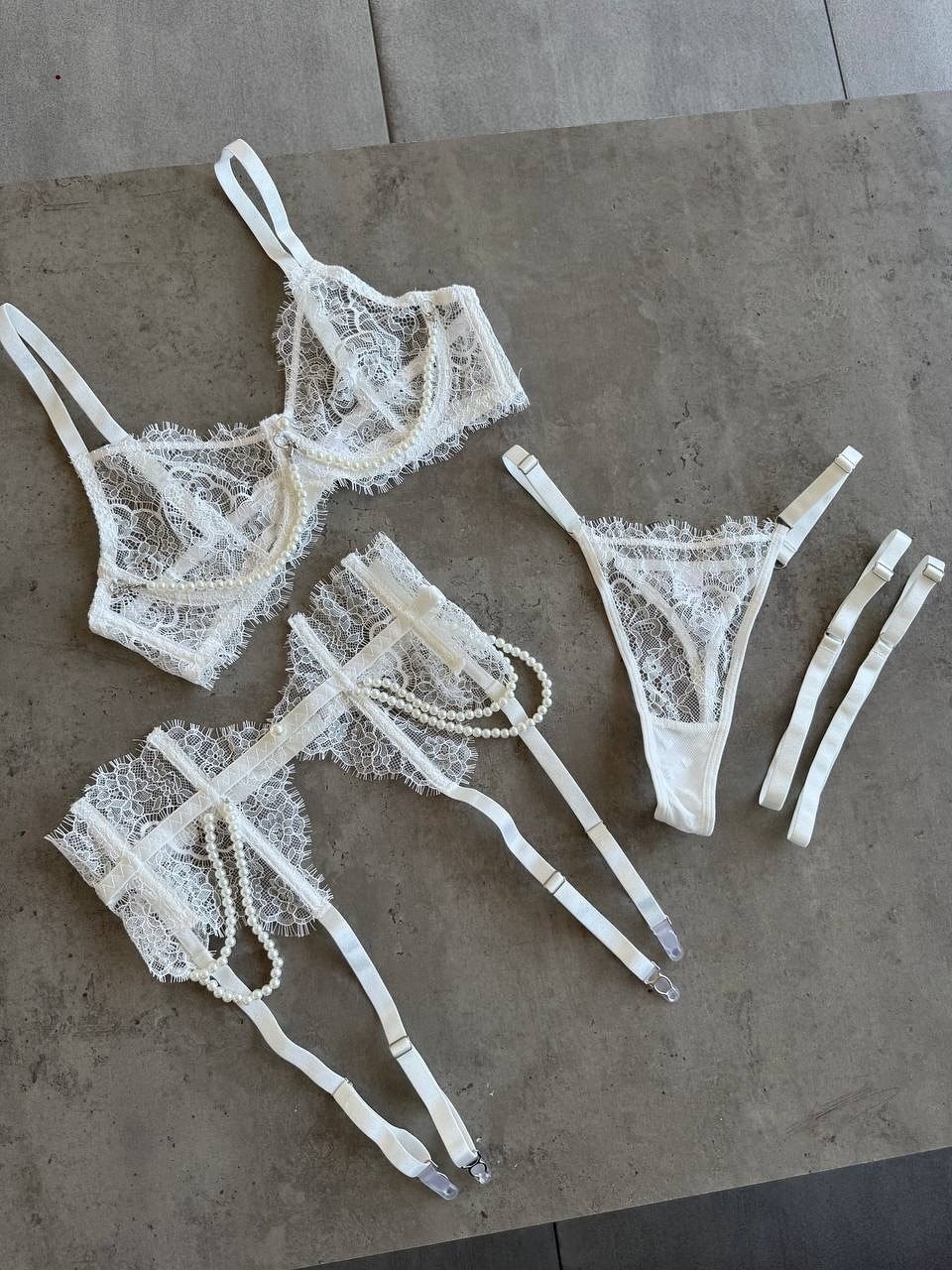 комплект нижнего белья кружевной,комплект нижнего белья женский кружевной,нежный кружевной комплект нижнего белья belkaunderware цвет белый,сексуальное кружевное белье на свадьбу belkaunderware,сексуа