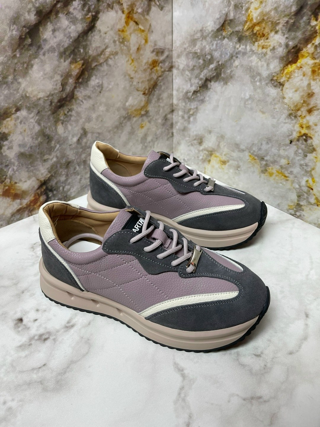 ,женские кроссовки,стильные кроссовки,кроссовки,обуви