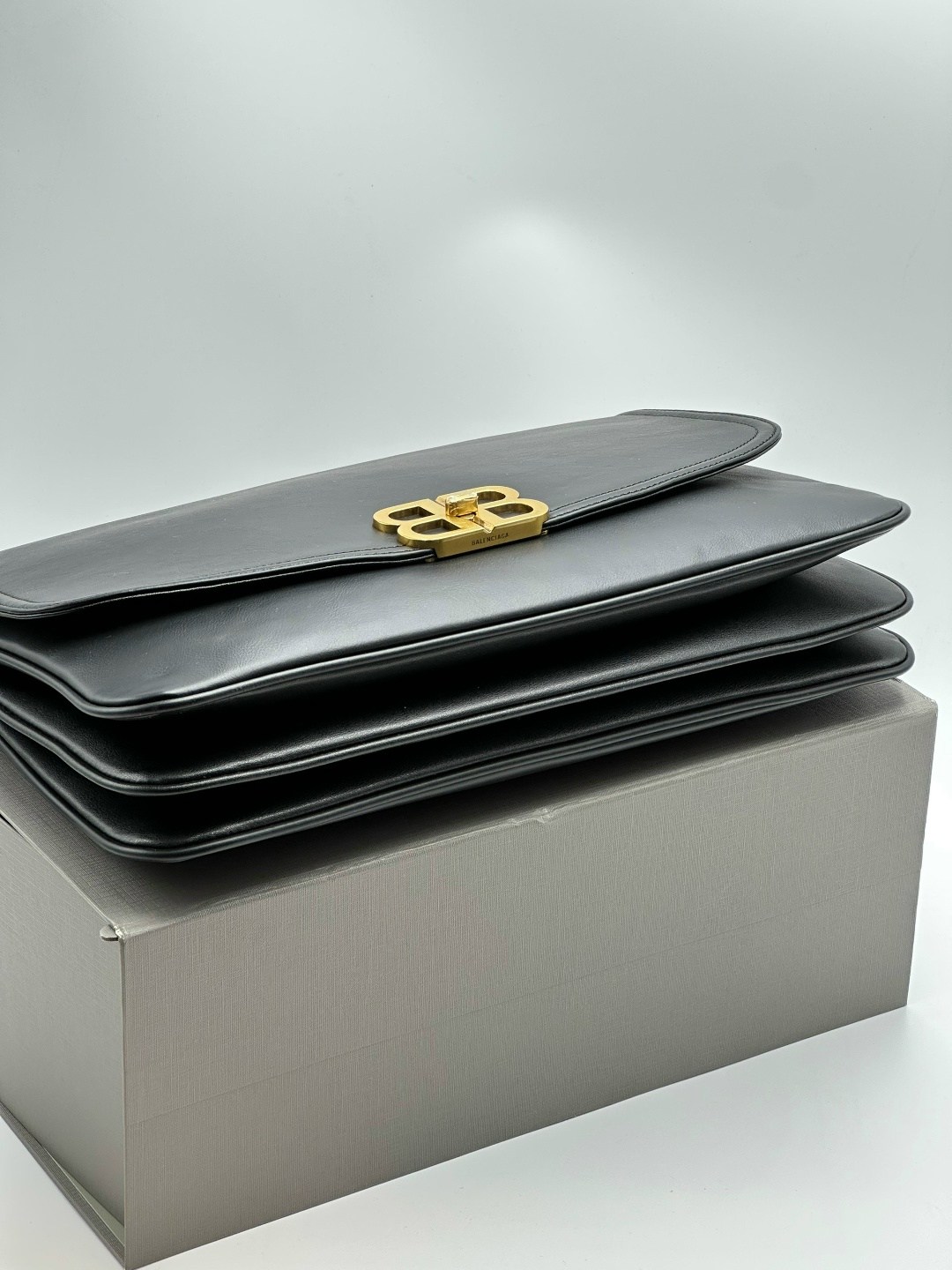 сумка женская balenciaga,сумка balenciaga,сумка женская balenciaga натуральная кожа,сумка balenciaga натуральная кожа,большая сумка через плечо через цепочку balenciaga