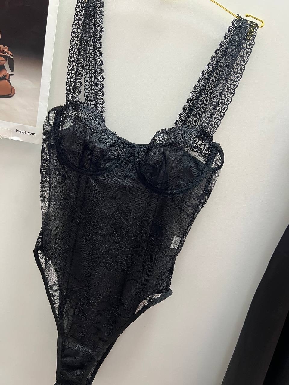 женское нижнее белье,кружевное боди,женские белье,бюстгальтер,девушка