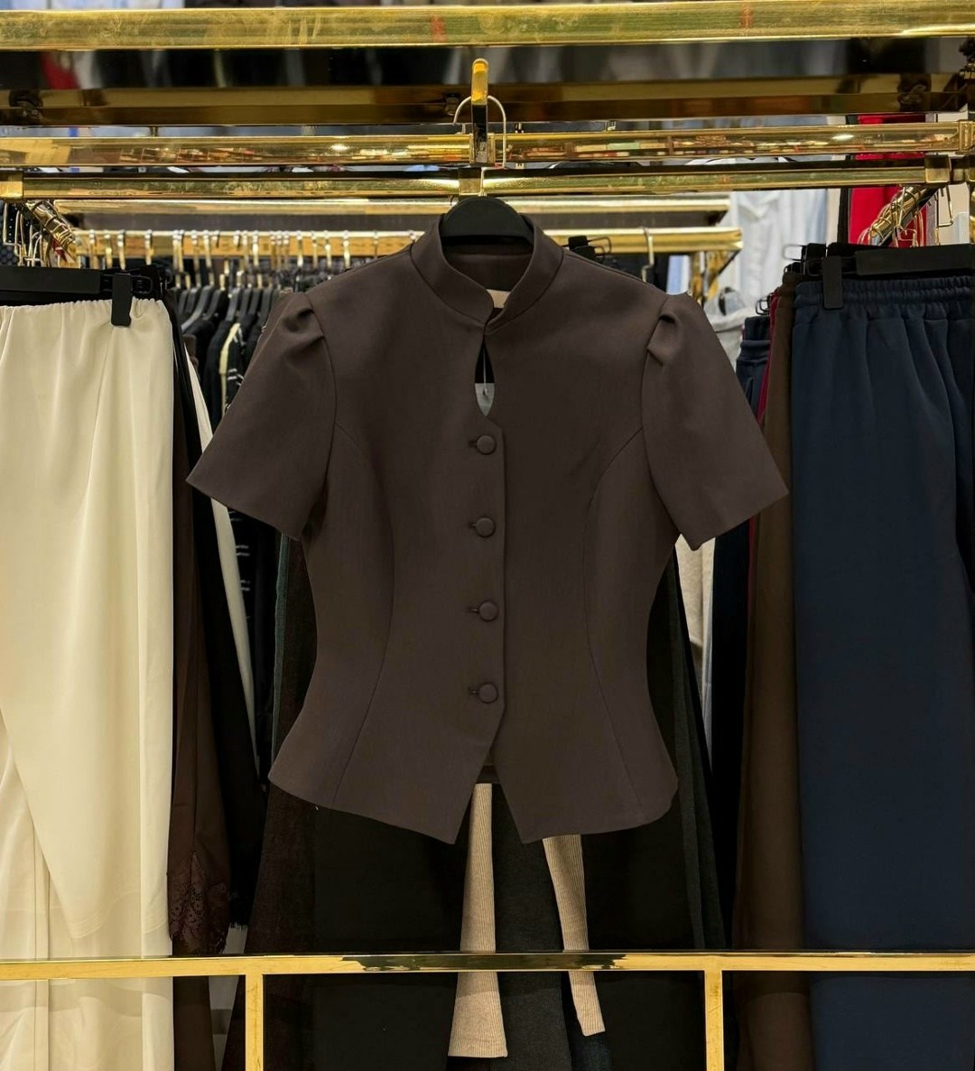 элегантные наряды,элегантное модное,стильные наряды,женские наряды,блузка с оборками