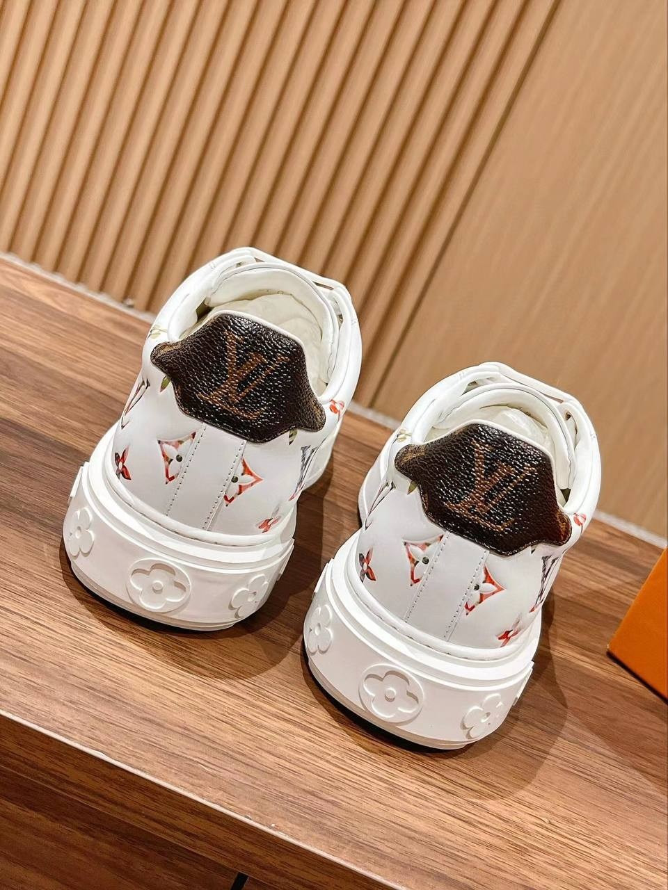 кроссовки женские louis vuitton,,кроссовки кеды louis vuitton,кеды louis vuitton,кеды луи витон женские