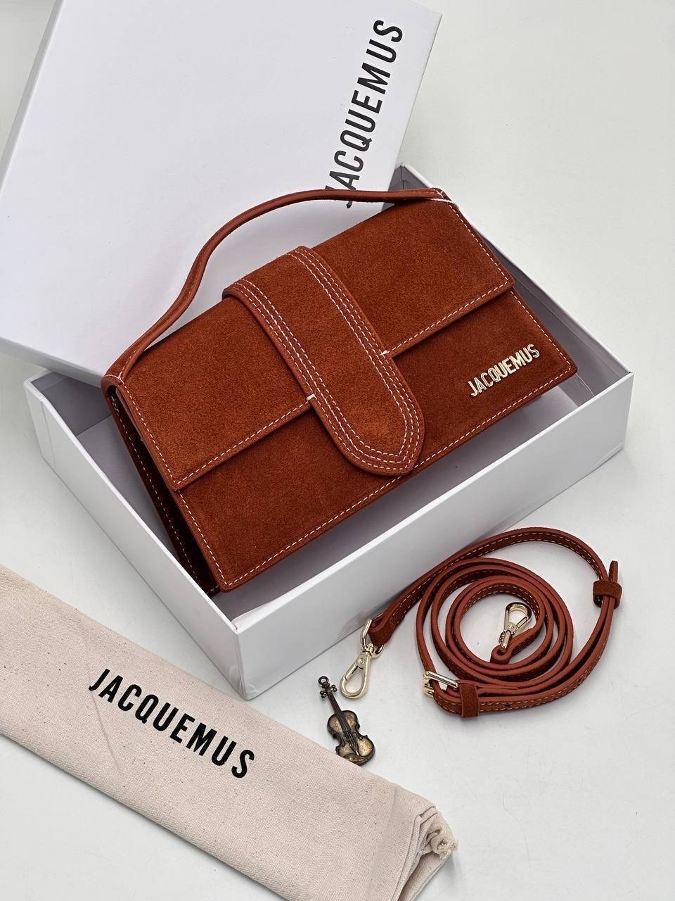 сумка jacquemus коричневая,jacquemus сумка,сумка jacquemus из натуральной замши,сумка женская замшевая,сумка женская jacquemus