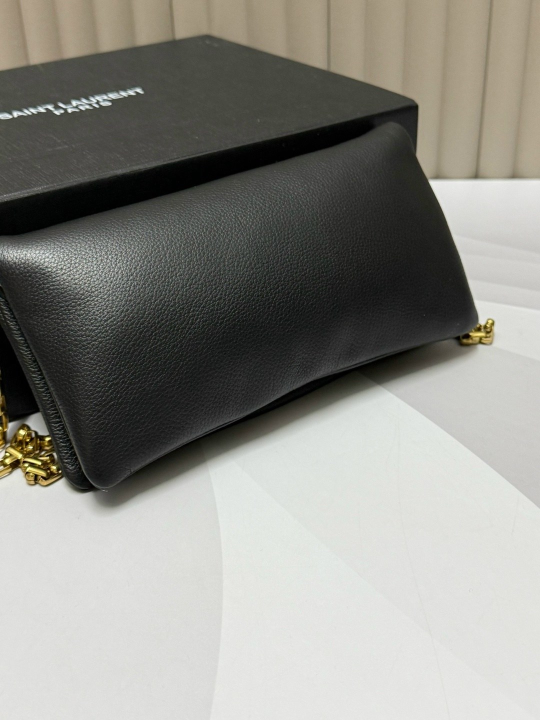 yves saint laurent сумка,женская сумка ysl,сумка ив сен лоран kate,кожаная черная сумка yves saint laurent kate,сумка ив сен лоран