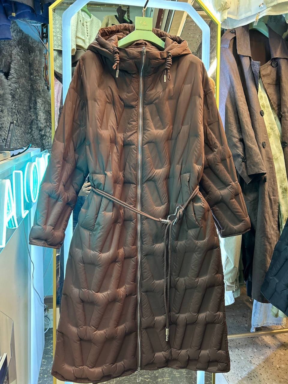 стильные пуховики,стеганое женское пальто,зарина пальто стеганное,пальто пуховик,miss chic пуховик стеганый зимний с поясом