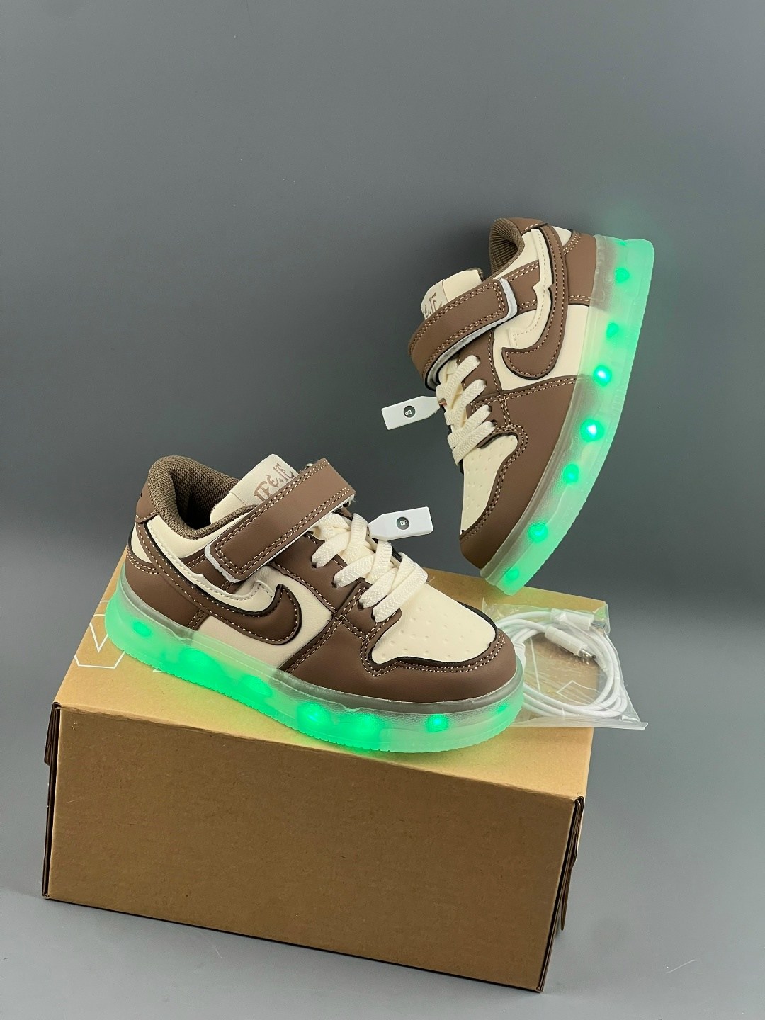 кроссовки светящиеся,кроссовки светящейся подошвой,кроссовки светящиеся детские,кроссовки,кросовки детские