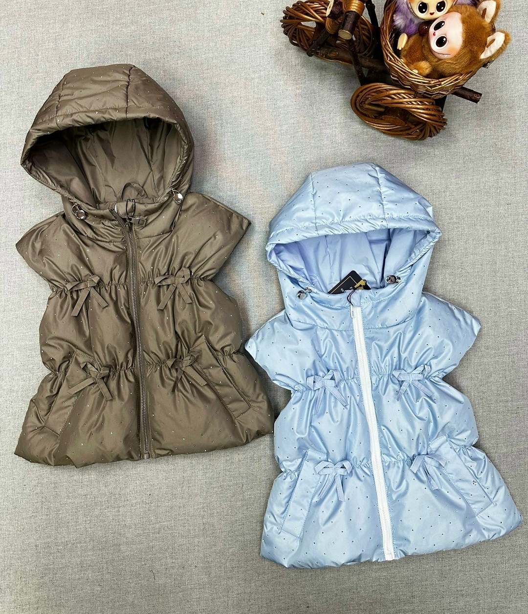 жилет детский,детская жилетка,жилет для девочек,жилет с капюшоном,жилетка демисезонная