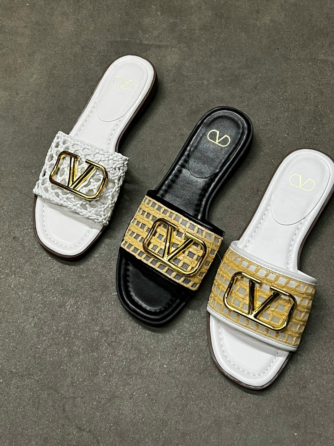 ,шлепки валентино,тапочки valentino,шлепки валентино женские,шлепанцы женские