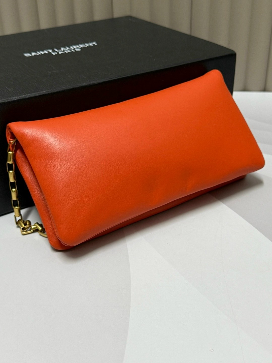 yves saint laurent сумка,женская сумка ysl,сумка ив сен лоран kate,кожаная черная сумка yves saint laurent kate,сумка ив сен лоран