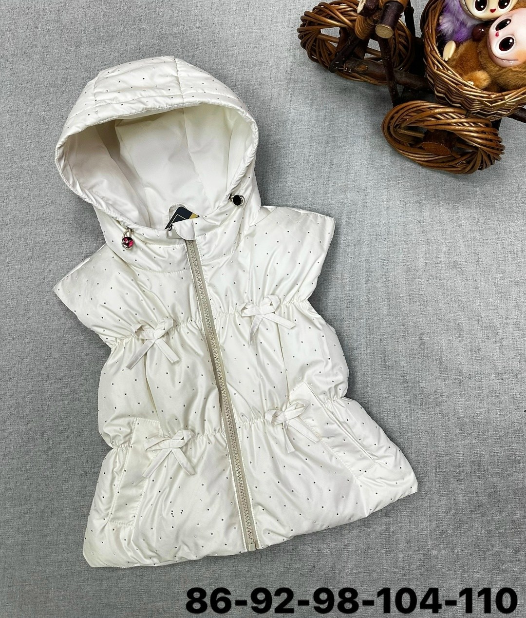 жилет детский,детская жилетка,жилет для девочек,жилет с капюшоном,жилетка демисезонная