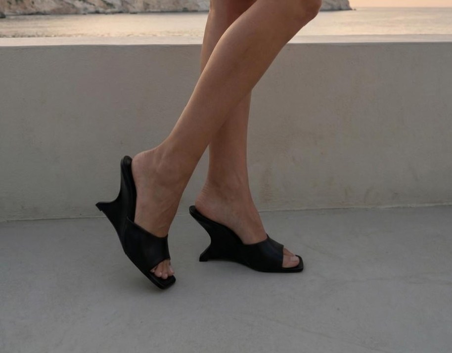 босоножки на каблуках,женская ,дизайнерская ,модная , туфли