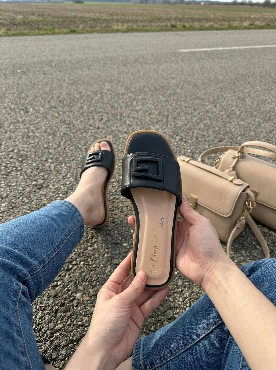 шлепки фенди,женские шлепанцы,,модные шлепанцы,шлепки женские