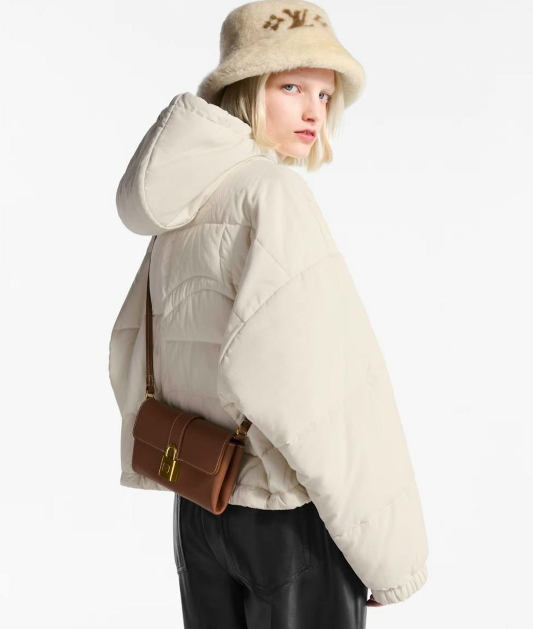 пуховики оверсайз,пуховик,пуховик женский,бежевый пуховик,куртка пуховик