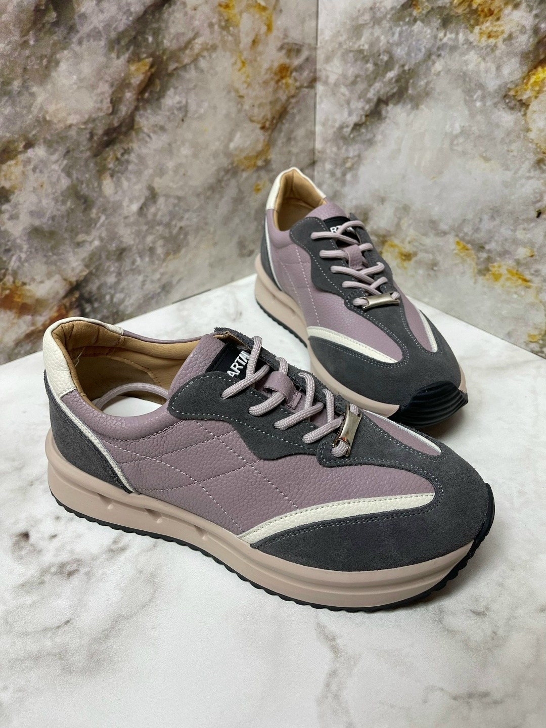 ,женские кроссовки,стильные кроссовки,кроссовки,обуви