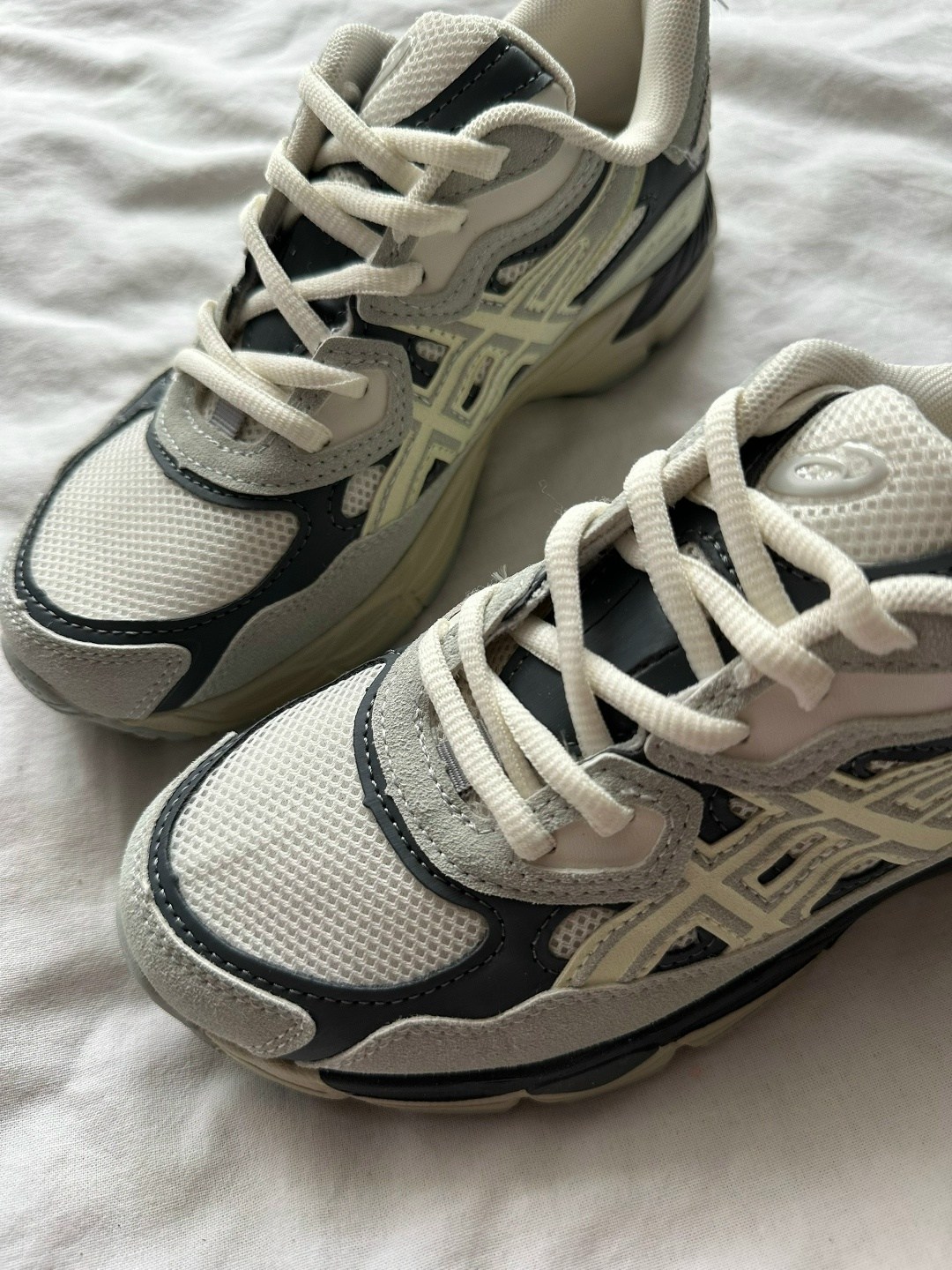 кроссовки asics,asics gel nyc cream oyster grey,кроссовки asics gel-nyc oyster grey,кроссовки asics gel kahana 8,кроссовки asics gel nyc