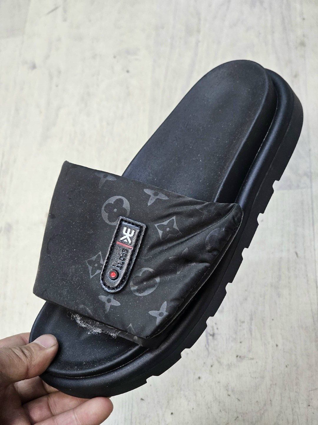 шлепанцы луи виттон,,шлепанцы женские louis vuitton,шлепанцы louis vuitton,тапки луи витон