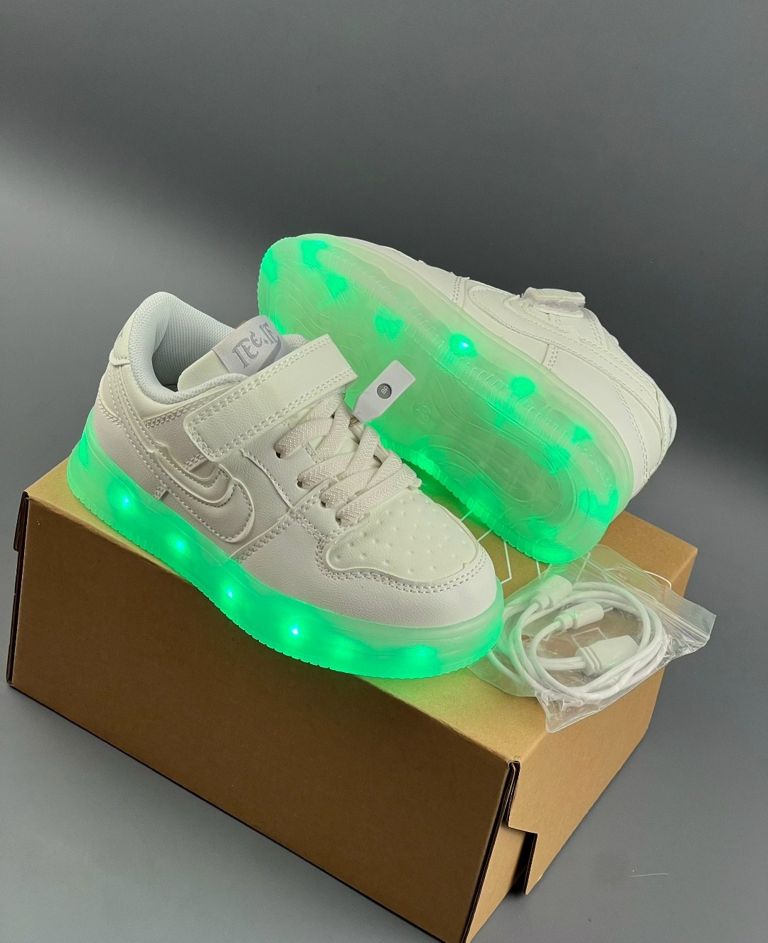 кроссовки светящейся подошвой,кроссовки светящиеся,кроссовки найк со светящейся подошвой,кроссовки детские светящиеся,детские кроссовки с подсветкой
