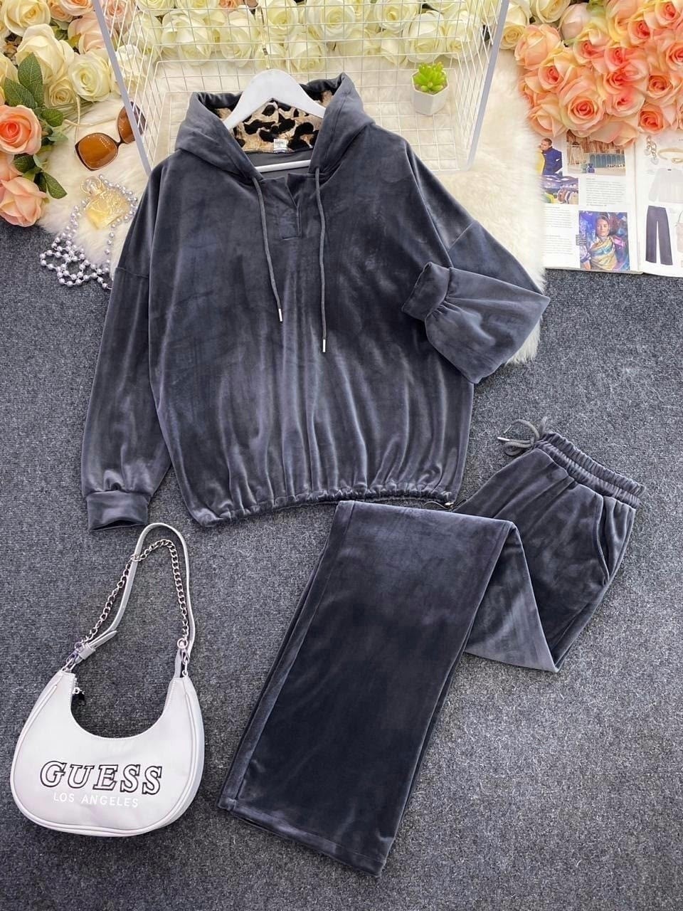 спортивный велюровый костюм,велюровый спортивный костюм женски,велюровый костюм женский,костюм велюровый,спортивные костюмы женские