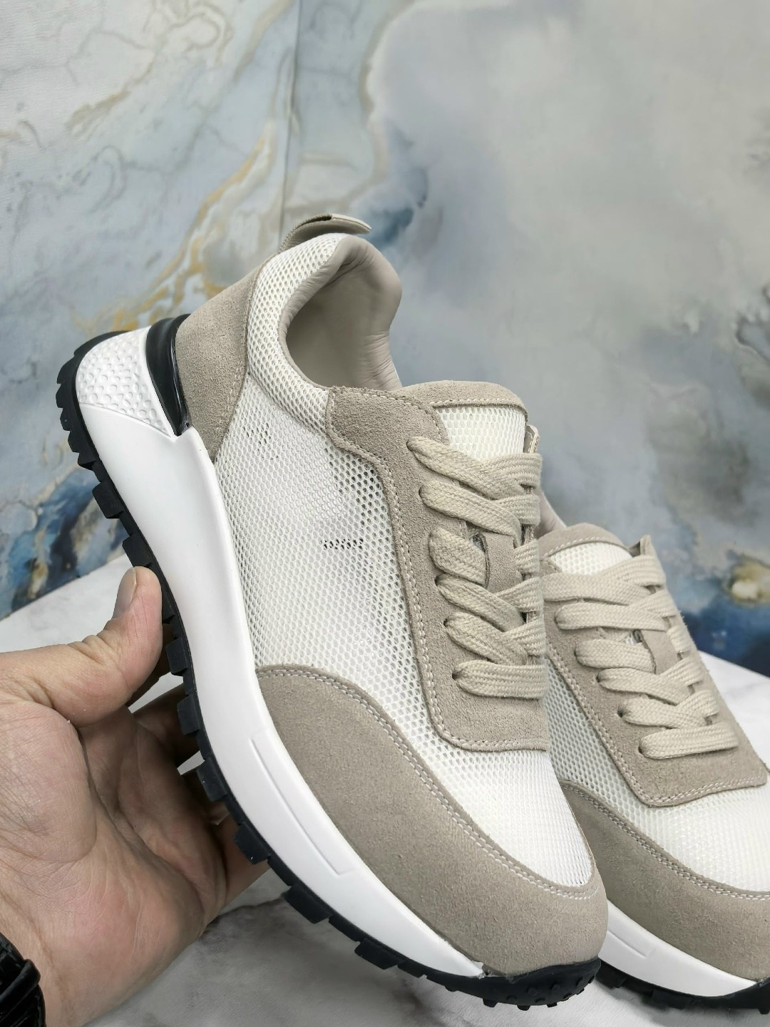 кроссовки женскиe,кроссовки модные,кроссовки стильные,бежевые кроссовки,модные кроссовки женские