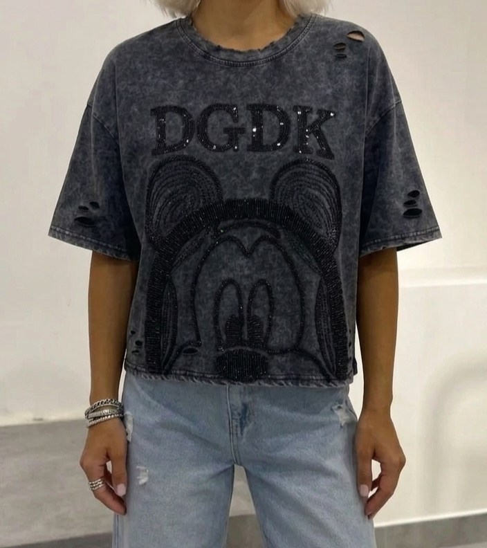 футболка оверсайз,футболка оверсайз с микимаусом,женская футболка,женская винтажная темно-серая футболка варенка оверсайз с принтом микки маусом,футболки женские с принтом