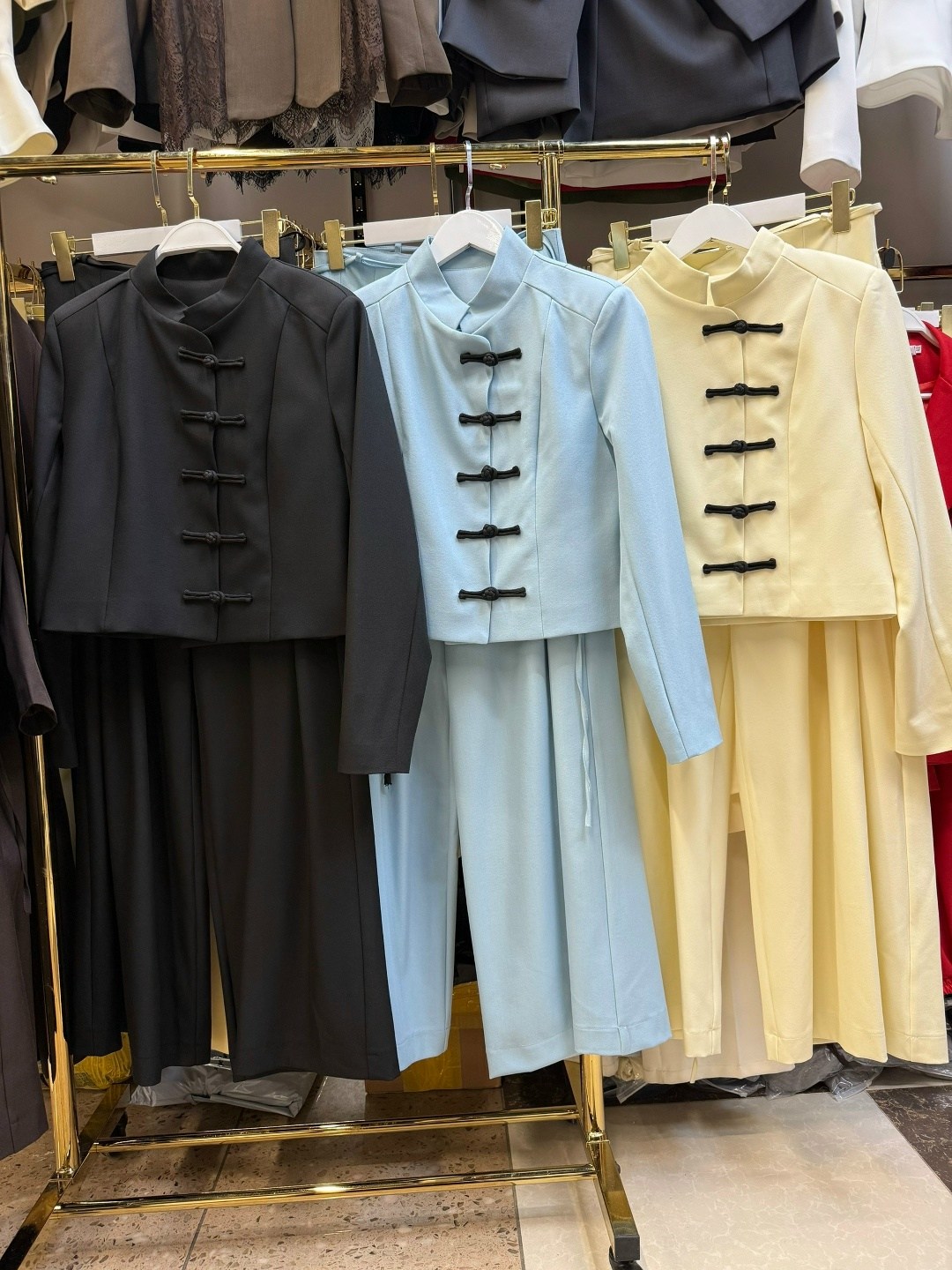 костюм с юбкой,повседневный костюм,женский костюм с юбкой,элегантный брючный костюм,мода стиль