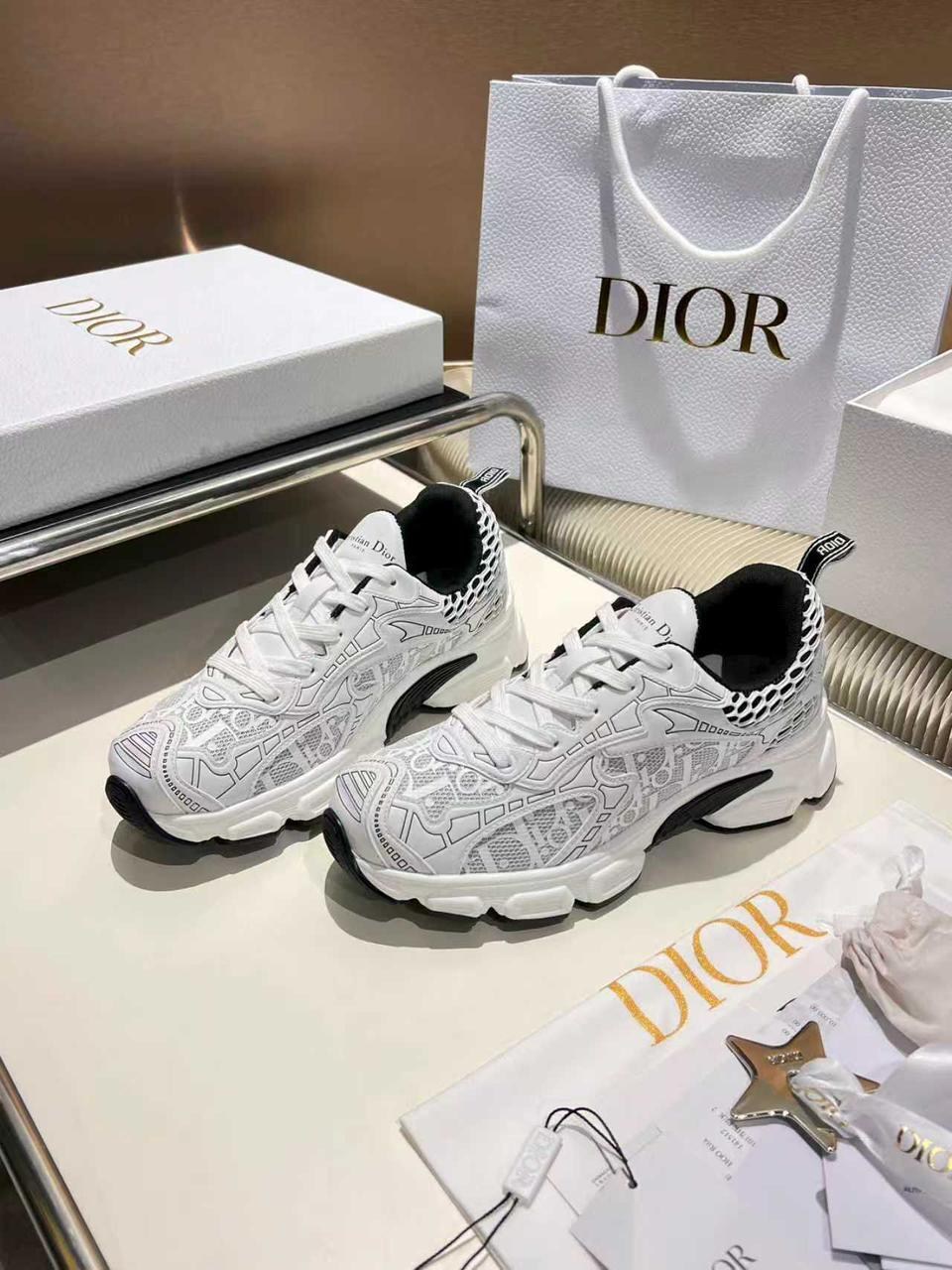 dior кроссовки,кроссовки christian dior,диор кроссовки,кроссовки,кроссовки женскиe