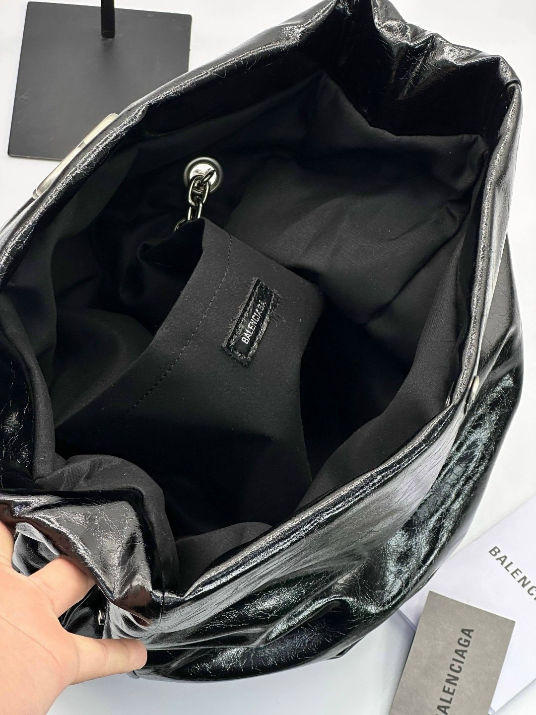 сумка женская balenciaga,сумка balenciaga,кожаная сумка через плечо monaco среднего размера balenciaga черный,баленсиага сумка,balenciaga черная кожаная сумка через плечо