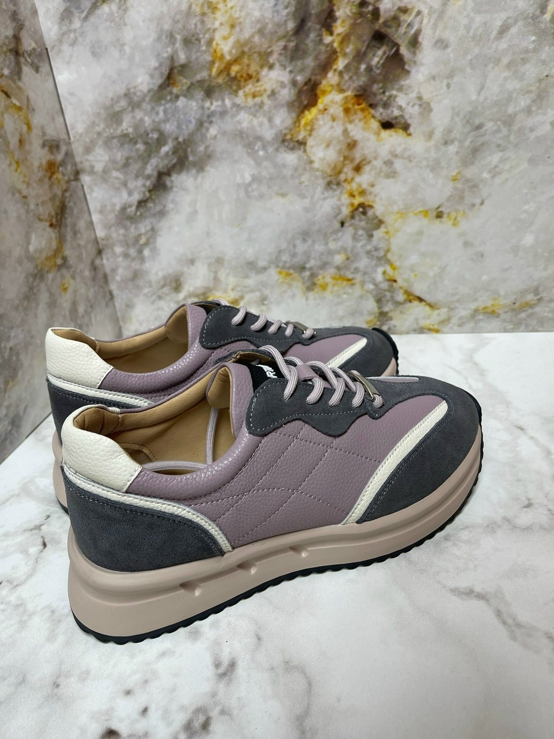 ,женские кроссовки,стильные кроссовки,кроссовки,обуви