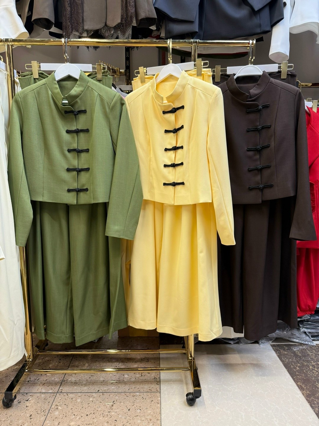 костюм с юбкой,повседневный костюм,женский костюм с юбкой,элегантный брючный костюм,мода стиль