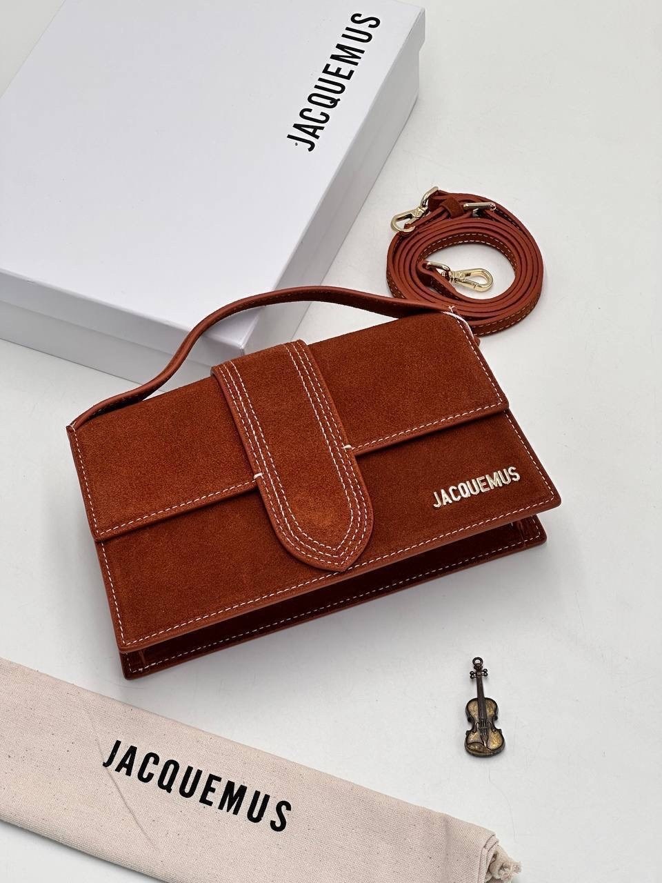 сумка jacquemus коричневая,jacquemus сумка,сумка jacquemus из натуральной замши,сумка женская замшевая,сумка женская jacquemus